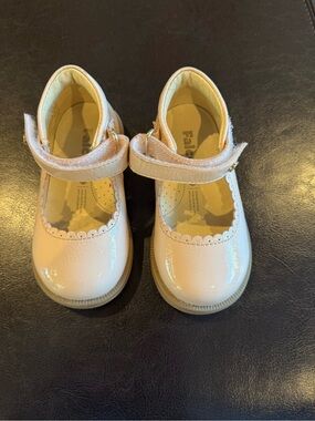 Girls' Patent Mary Jane Dress Shoes in Pale Pink -